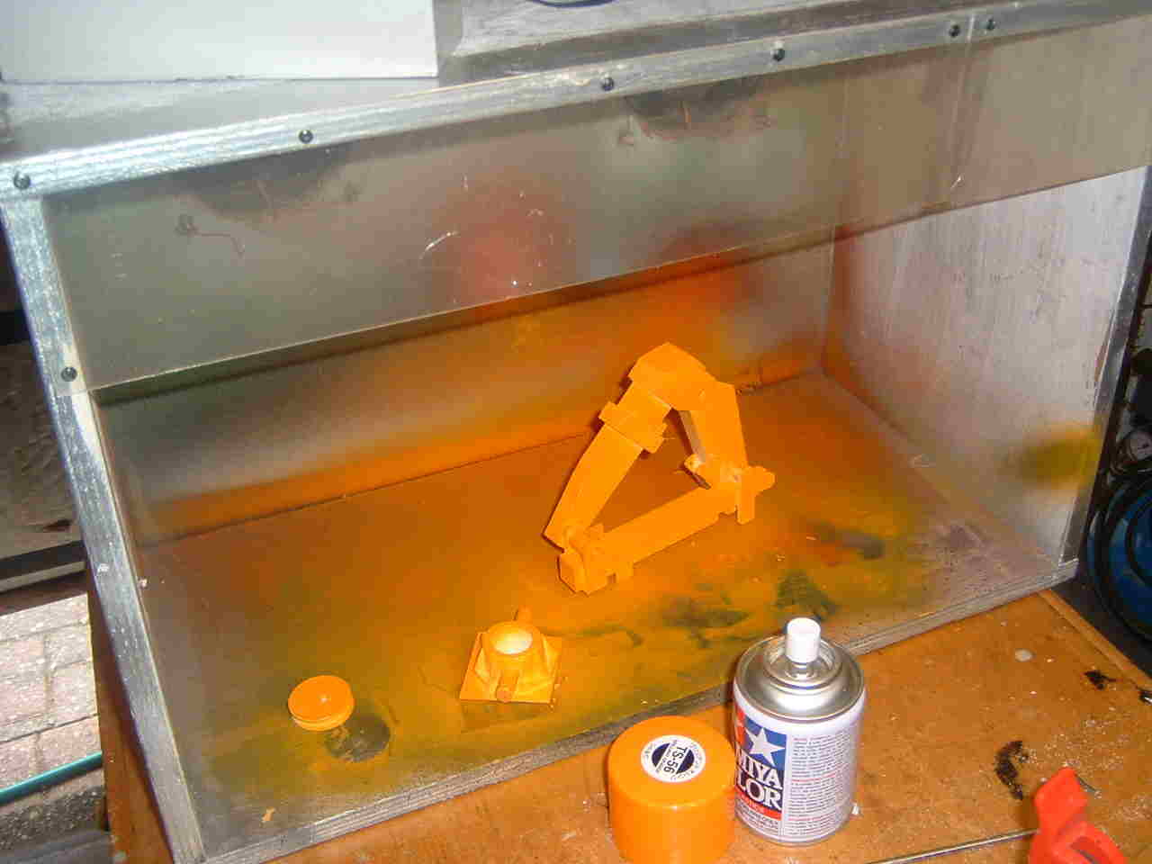 SprayCabinet1